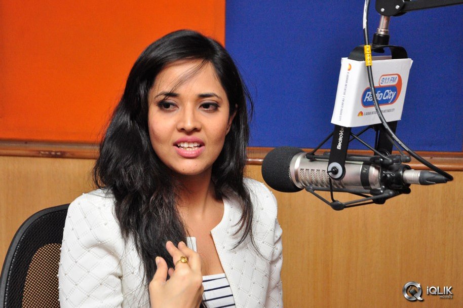 Anasuya-at-Radio-City